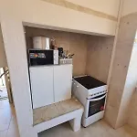 Minimalist 9bed Oasis Parliament