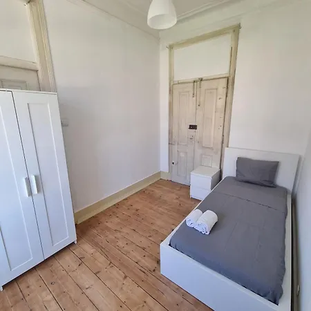Minimalist 9bed Oasis Parliament Apartman Lisboa