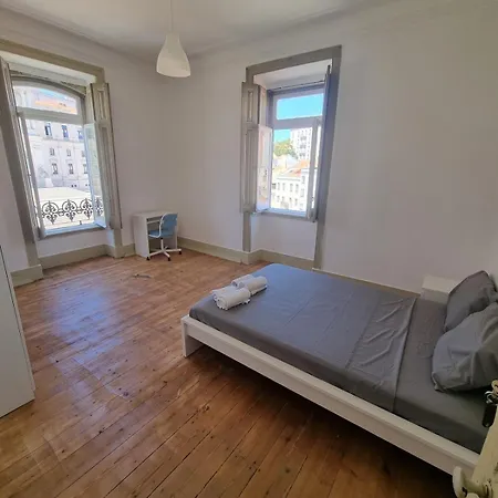 Апартаменти Minimalist 9bed Oasis Parliament *